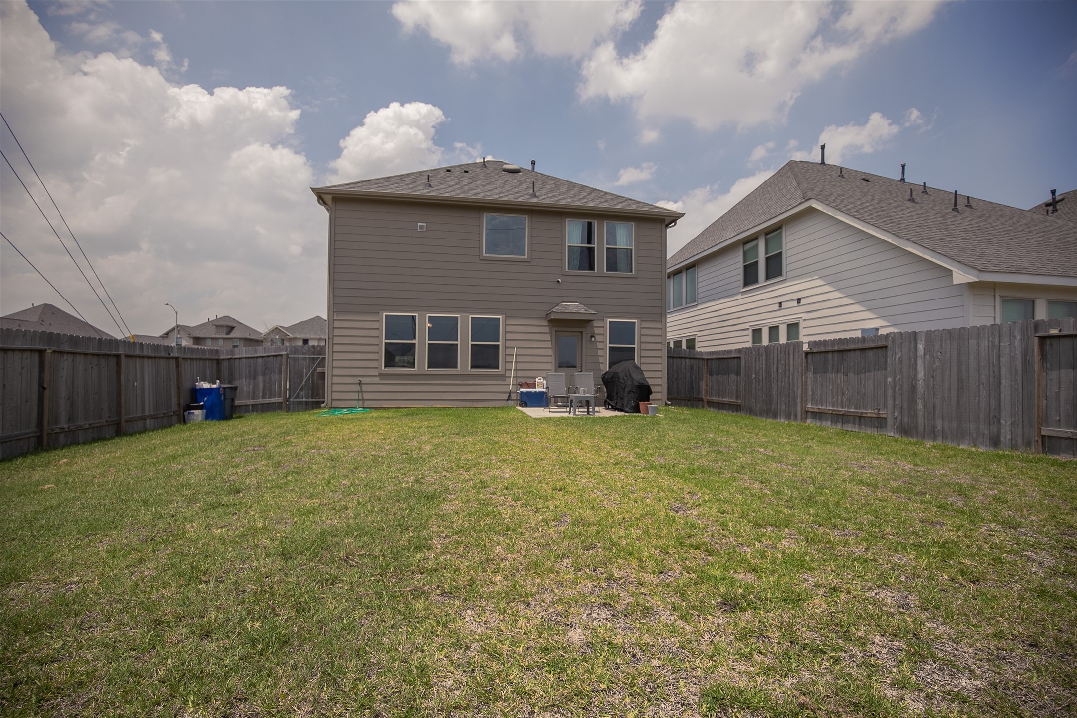 Gather your families and friends in this huge backyard on weekends and holidays.  Watch them play soccer.Don't forget to grill your favorite barbecue. - If you have additional questions regarding 2835 Meandering Elm Trail  in Houston or would like to tour the property with us call 800-660-1022 and reference MLS# 93640209.