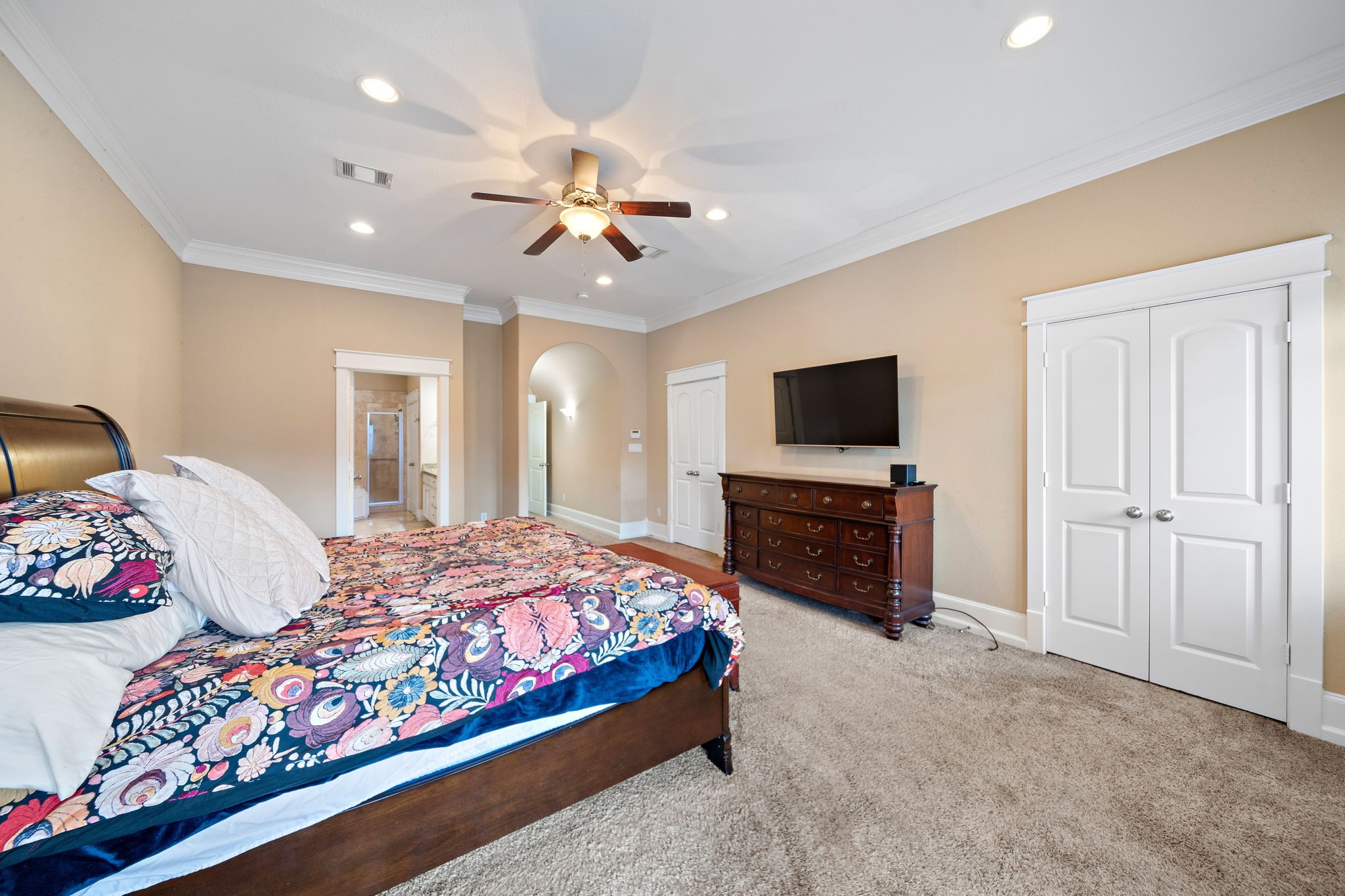 Primary Bedroom - 3 - If you have additional questions regarding 820 W 17th Street  in Houston or would like to tour the property with us call 800-660-1022 and reference MLS# 53752053.