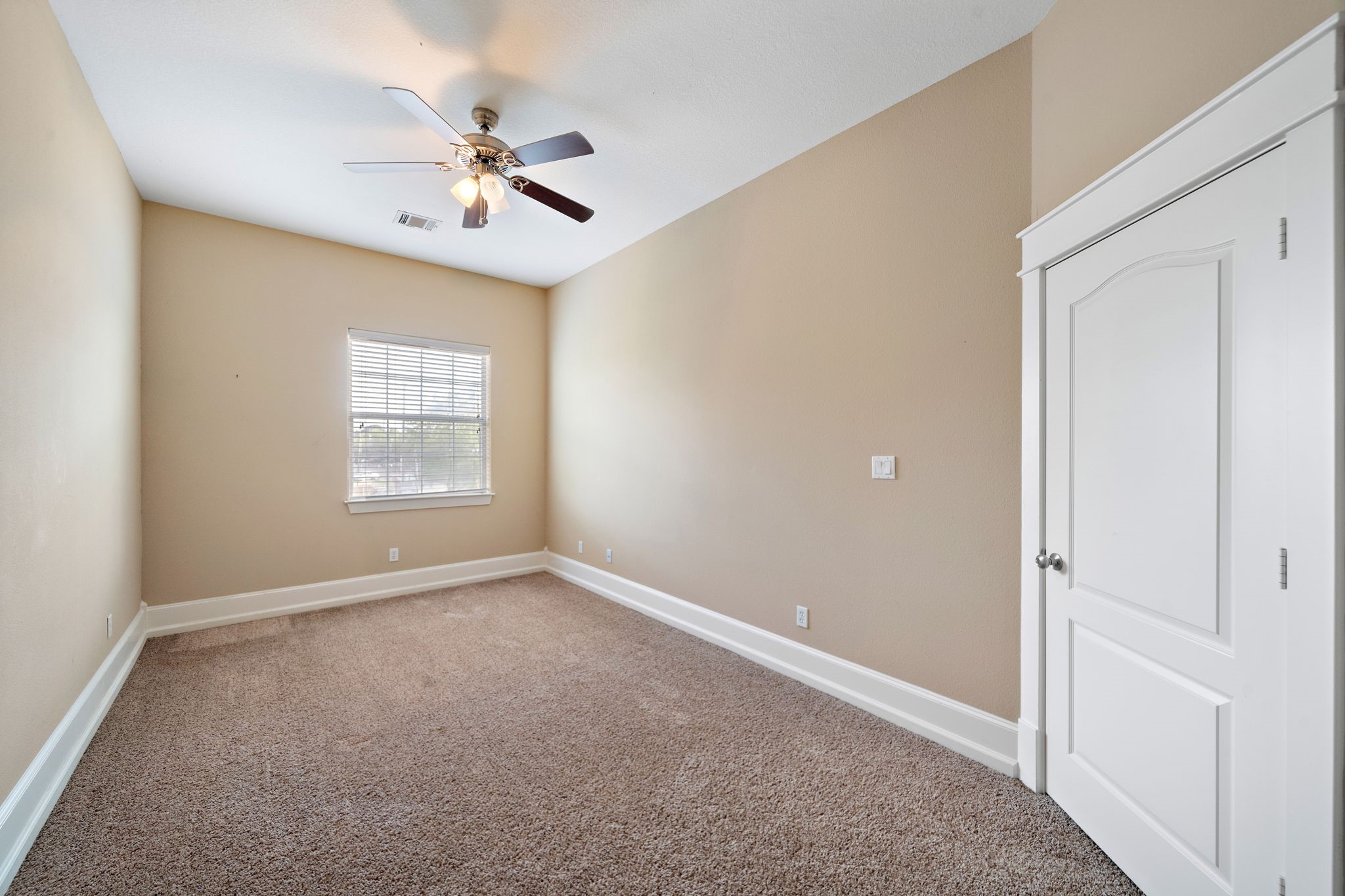 Bedroom - 3 - If you have additional questions regarding 820 W 17th Street  in Houston or would like to tour the property with us call 800-660-1022 and reference MLS# 53752053.