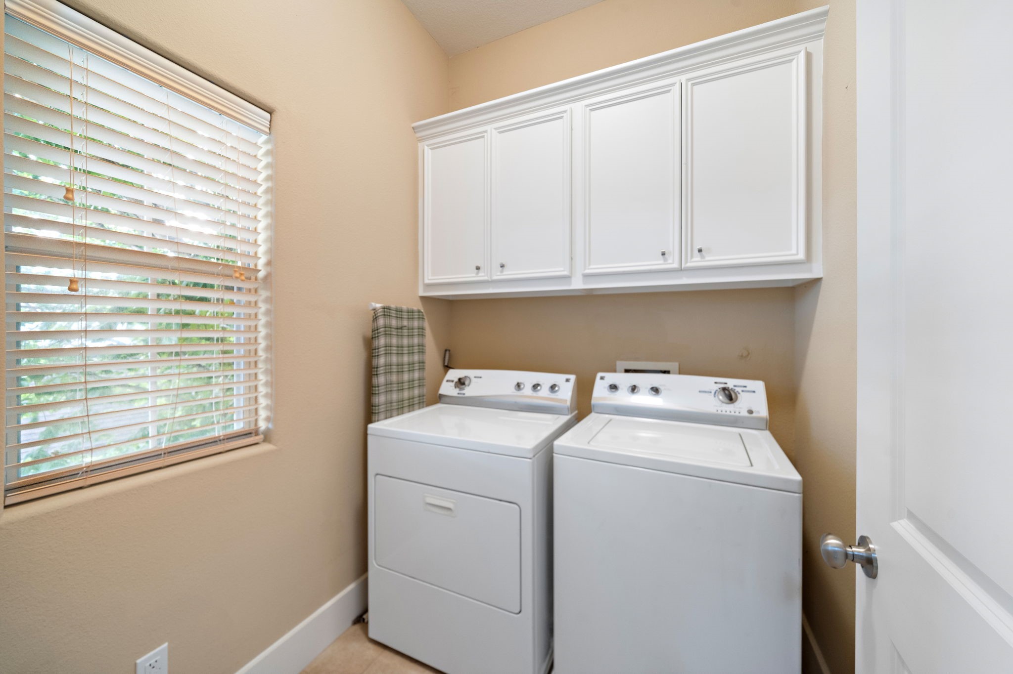 Laundry room on 2nd floor - If you have additional questions regarding 820 W 17th Street  in Houston or would like to tour the property with us call 800-660-1022 and reference MLS# 53752053.