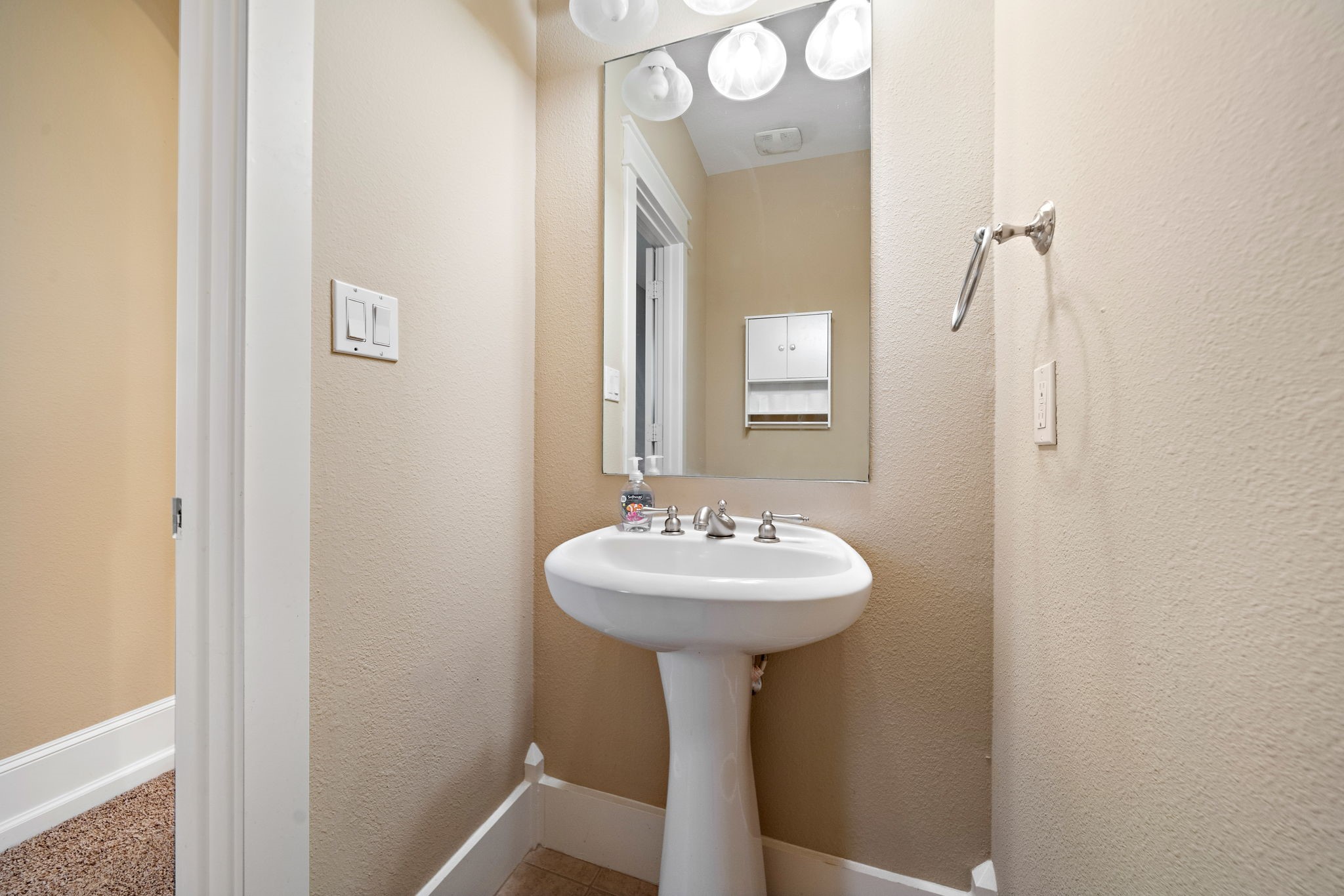 3rd Floor Half Bath - If you have additional questions regarding 820 W 17th Street  in Houston or would like to tour the property with us call 800-660-1022 and reference MLS# 53752053.