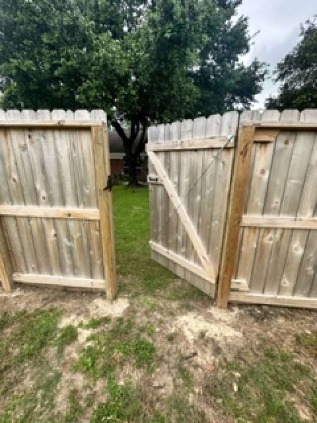 17614 Garnercrest Drive Drive Houston TX 77095