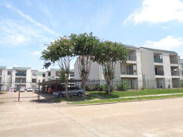 Hearthwood II - If you have additional questions regarding 2814 S Bartell Drive  in Houston or would like to tour the property with us call 800-660-1022 and reference MLS# 48180036.