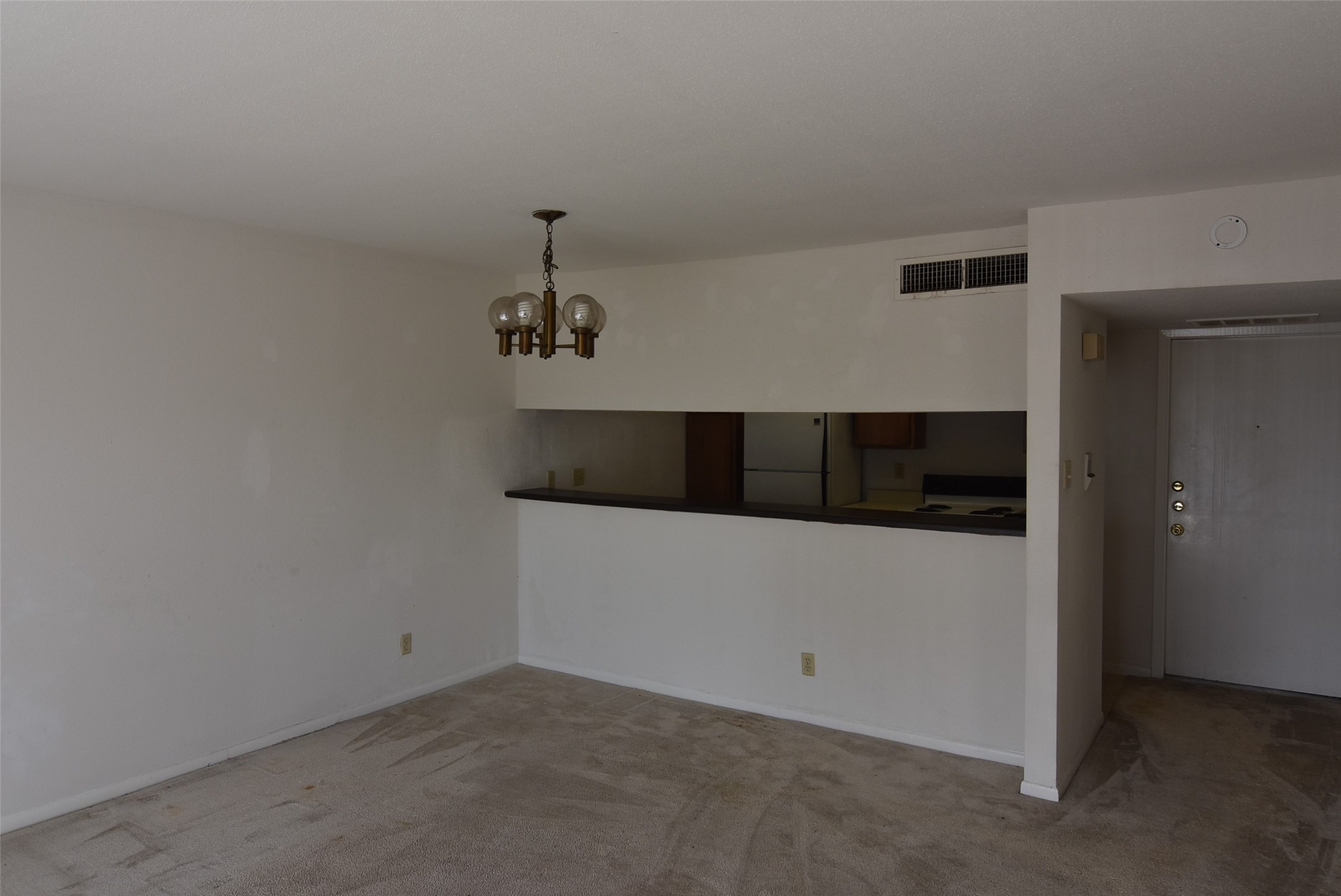 2814 Bartell Dr 21-J previous photo when vacant - If you have additional questions regarding 2814 S Bartell Drive  in Houston or would like to tour the property with us call 800-660-1022 and reference MLS# 48180036.
