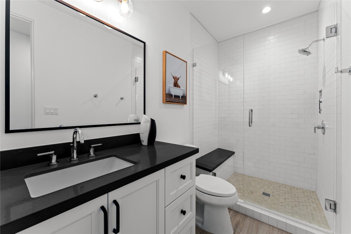 Guest suite bathroom - If you have additional questions regarding 488 Primo Fiore Terrace  in Austin or would like to tour the property with us call 800-660-1022 and reference MLS# 6483601.
