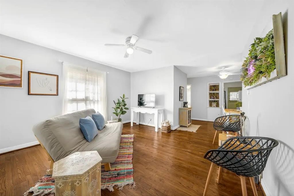 One of the 4 units. Hardwood floors and nice room sizes. - If you have additional questions regarding 1849 Sul Ross Street  in Houston or would like to tour the property with us call 800-660-1022 and reference MLS# 87898551.