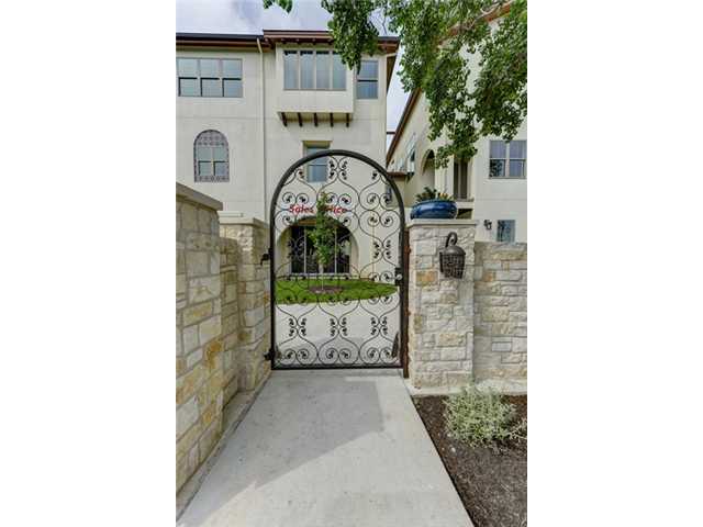 If you have additional questions regarding 2207 Pasadena Drive  in Austin or would like to tour the property with us call 800-660-1022 and reference MLS# 6113270.