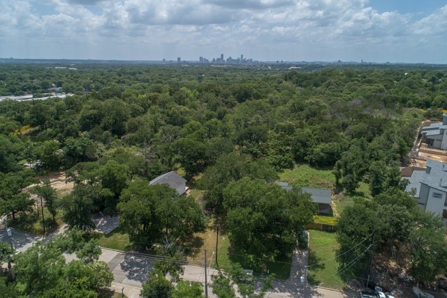 If you have additional questions regarding 1116 Lott Avenue  in Austin or would like to tour the property with us call 800-660-1022 and reference MLS# 4248814.