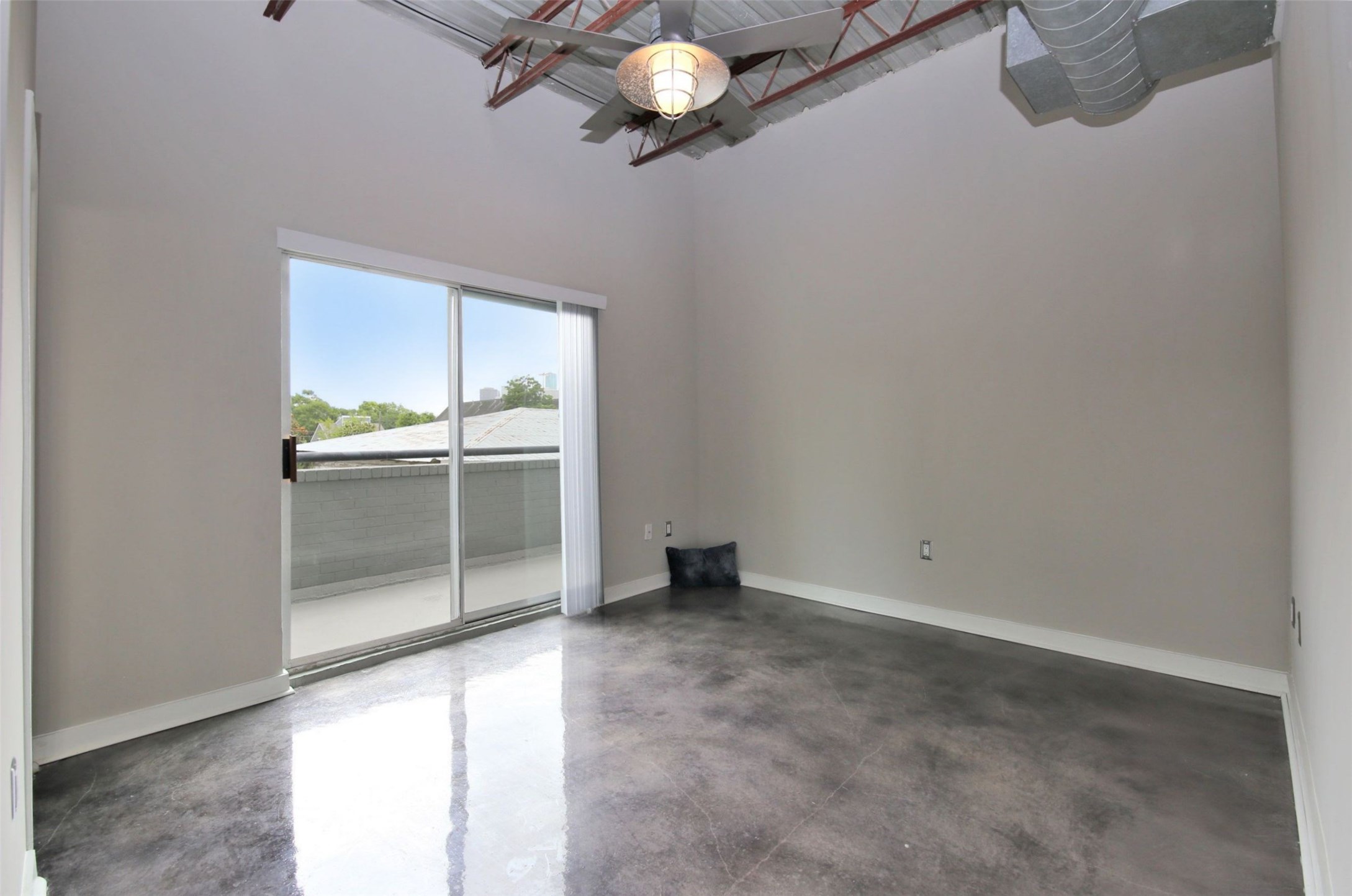 If you have additional questions regarding 230 W Alabama  in Houston or would like to tour the property with us call 800-660-1022 and reference MLS# 88462459.