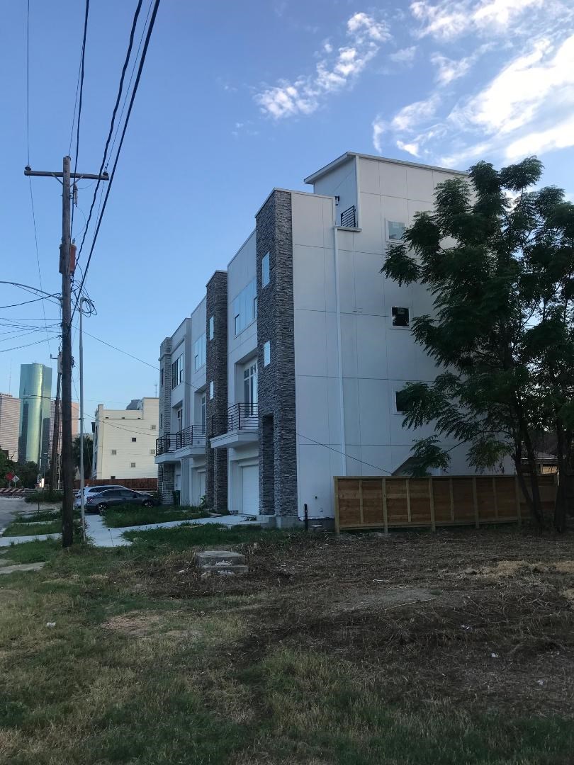 If you have additional questions regarding 1615 Holly Street  in Houston or would like to tour the property with us call 800-660-1022 and reference MLS# 96030188.