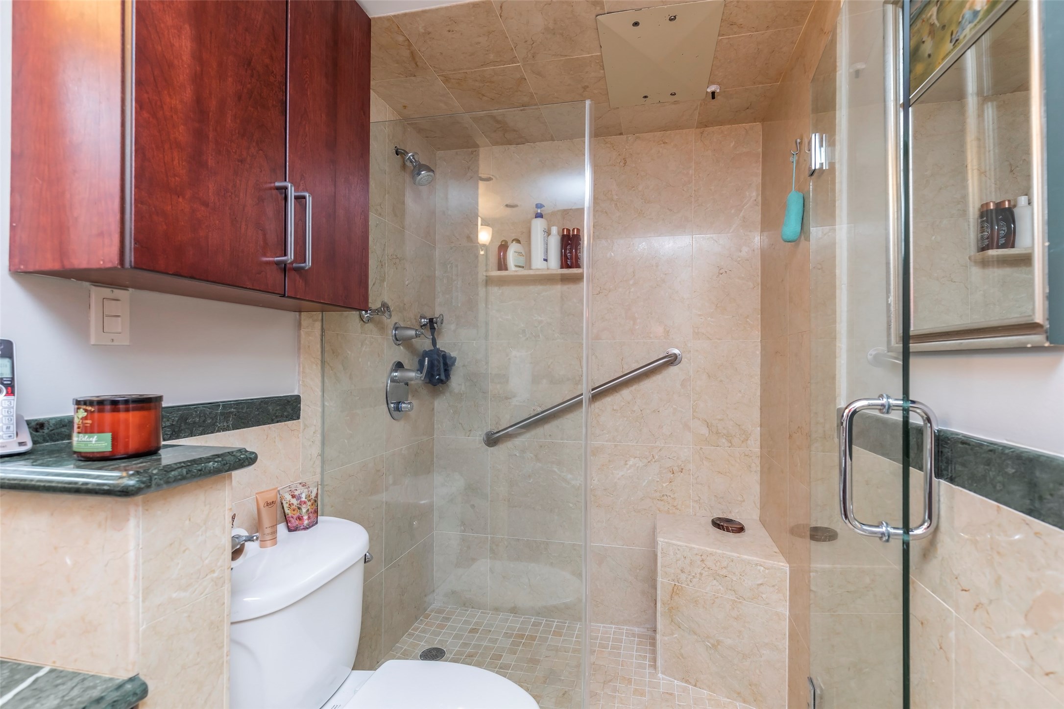 Master bathroom with spacious shower. - If you have additional questions regarding 5150 Hidalgo Street  in Houston or would like to tour the property with us call 800-660-1022 and reference MLS# 38943512.