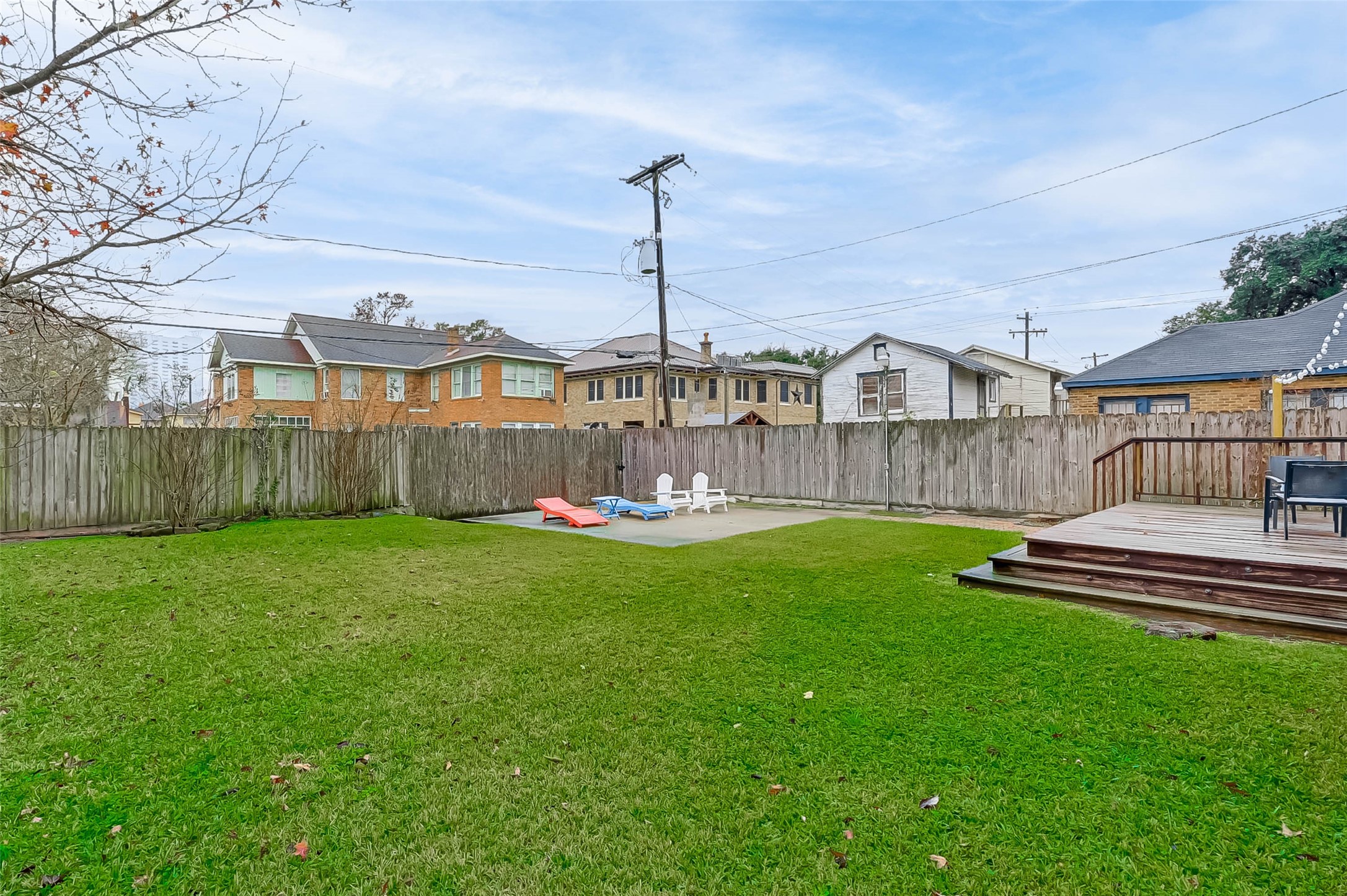If you have additional questions regarding 2412 Oakdale Street  in Houston or would like to tour the property with us call 800-660-1022 and reference MLS# 10460721.