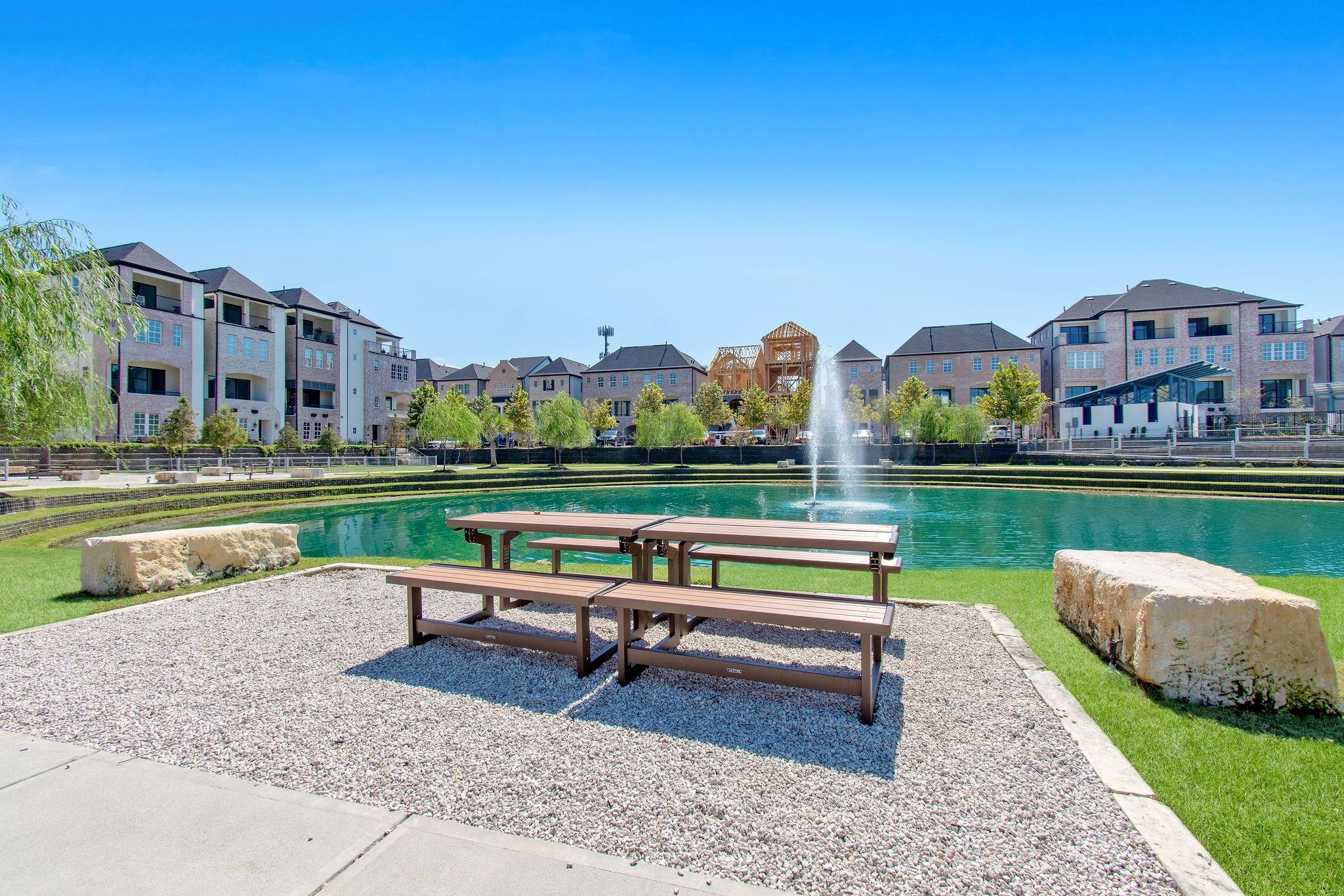 6135 Cottage Grove Lake Drive Drive Houston TX 77007
