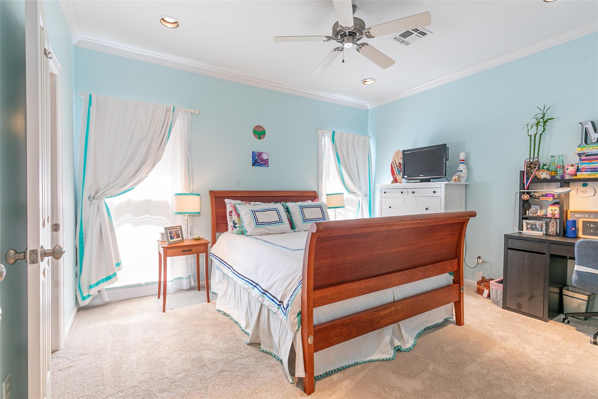 Another secondary bedroom filled with natural light. - If you have additional questions regarding 3814 Purdue Street  in Houston or would like to tour the property with us call 800-660-1022 and reference MLS# 32310789.