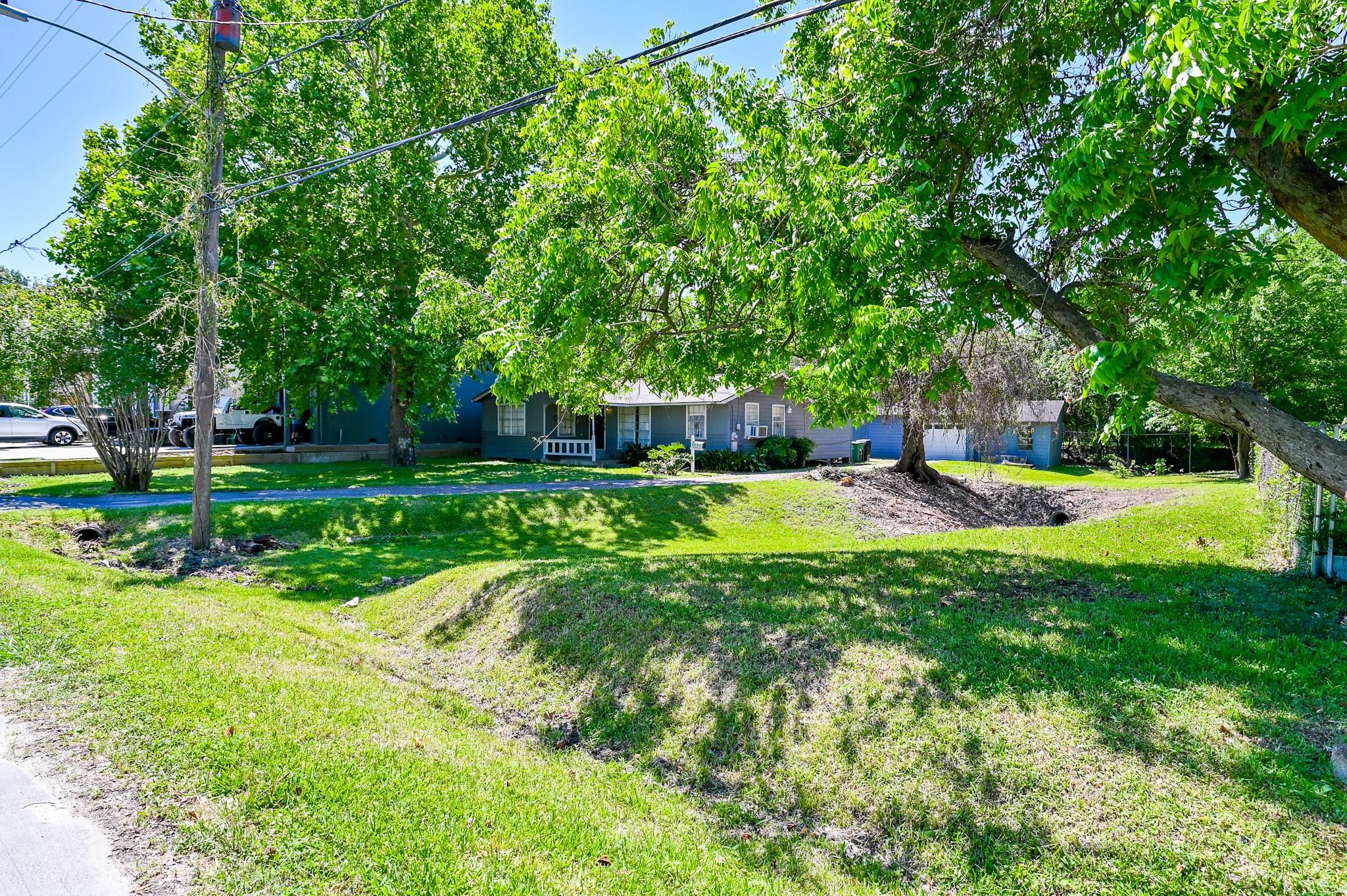 WIDE OPEN POSSIBILITIES! BRING YOUR DREAM PLANS HERE AND CALL SHADY ACRES/HEIGHTS HOME! - If you have additional questions regarding 1610 W 21st Street  in Houston or would like to tour the property with us call 800-660-1022 and reference MLS# 20416655.