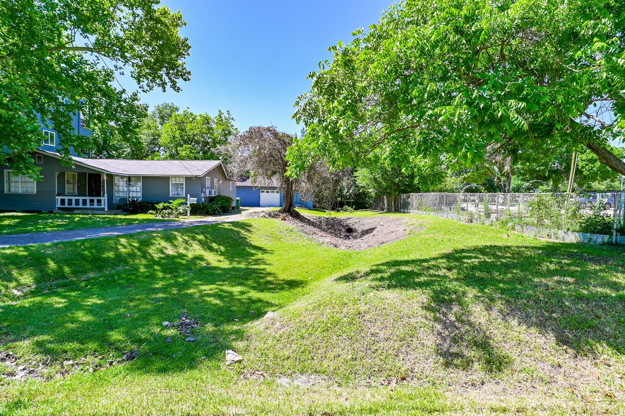 1610 W 21st Street Street Houston TX 77008