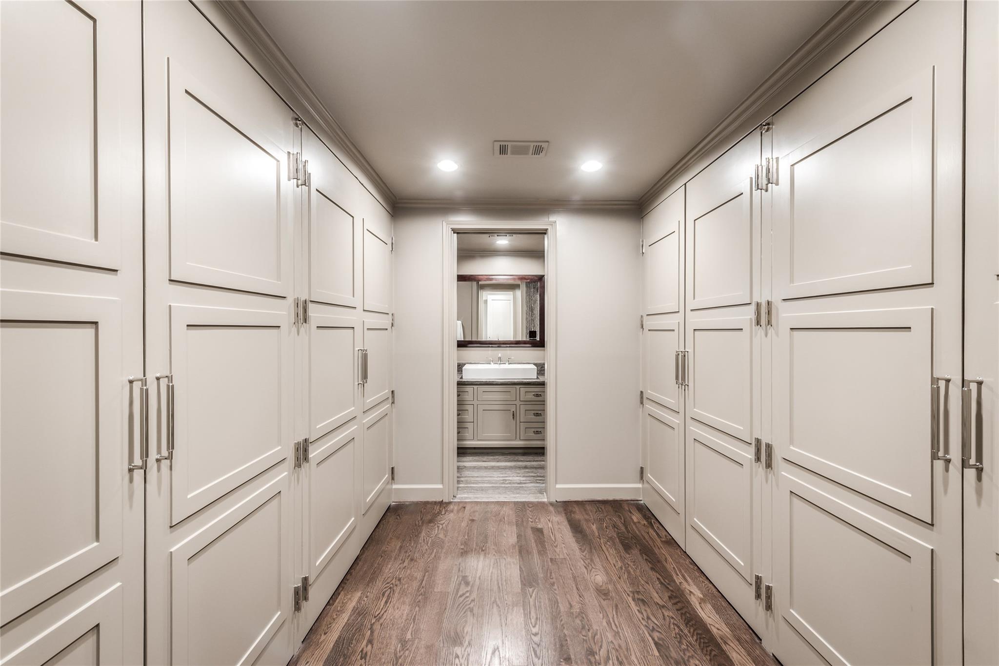 [Second Bedroom 25x14] - If you have additional questions regarding 6002 Green Tree Road  in Houston or would like to tour the property with us call 800-660-1022 and reference MLS# 5490976.