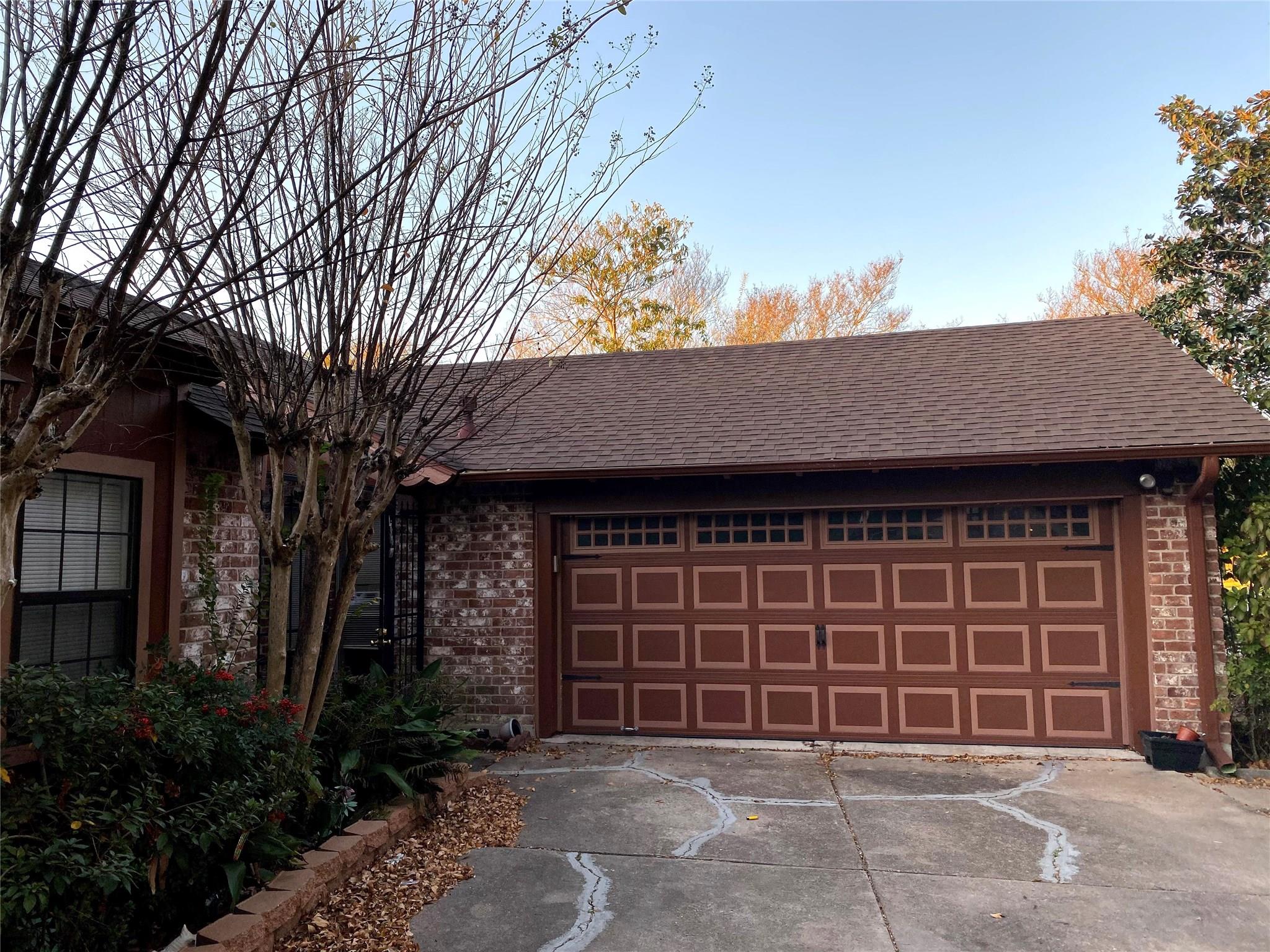 If you have additional questions regarding 2210 Briarport Drive  in Houston or would like to tour the property with us call 800-660-1022 and reference MLS# 32920824.