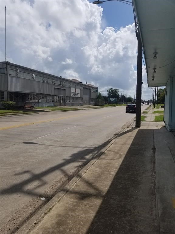 If you have additional questions regarding 2206 Telephone Road  in Houston or would like to tour the property with us call 800-660-1022 and reference MLS# 9871833.