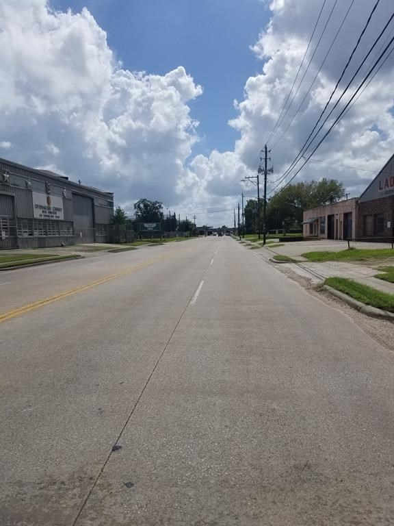 If you have additional questions regarding 2200 Telephone Road  in Houston or would like to tour the property with us call 800-660-1022 and reference MLS# 18212472.
