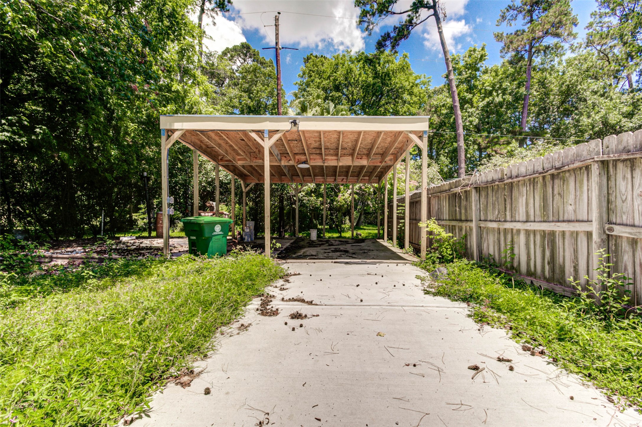 If you have additional questions regarding 327 Camp Lillie Road  in Houston or would like to tour the property with us call 800-660-1022 and reference MLS# 5076635.