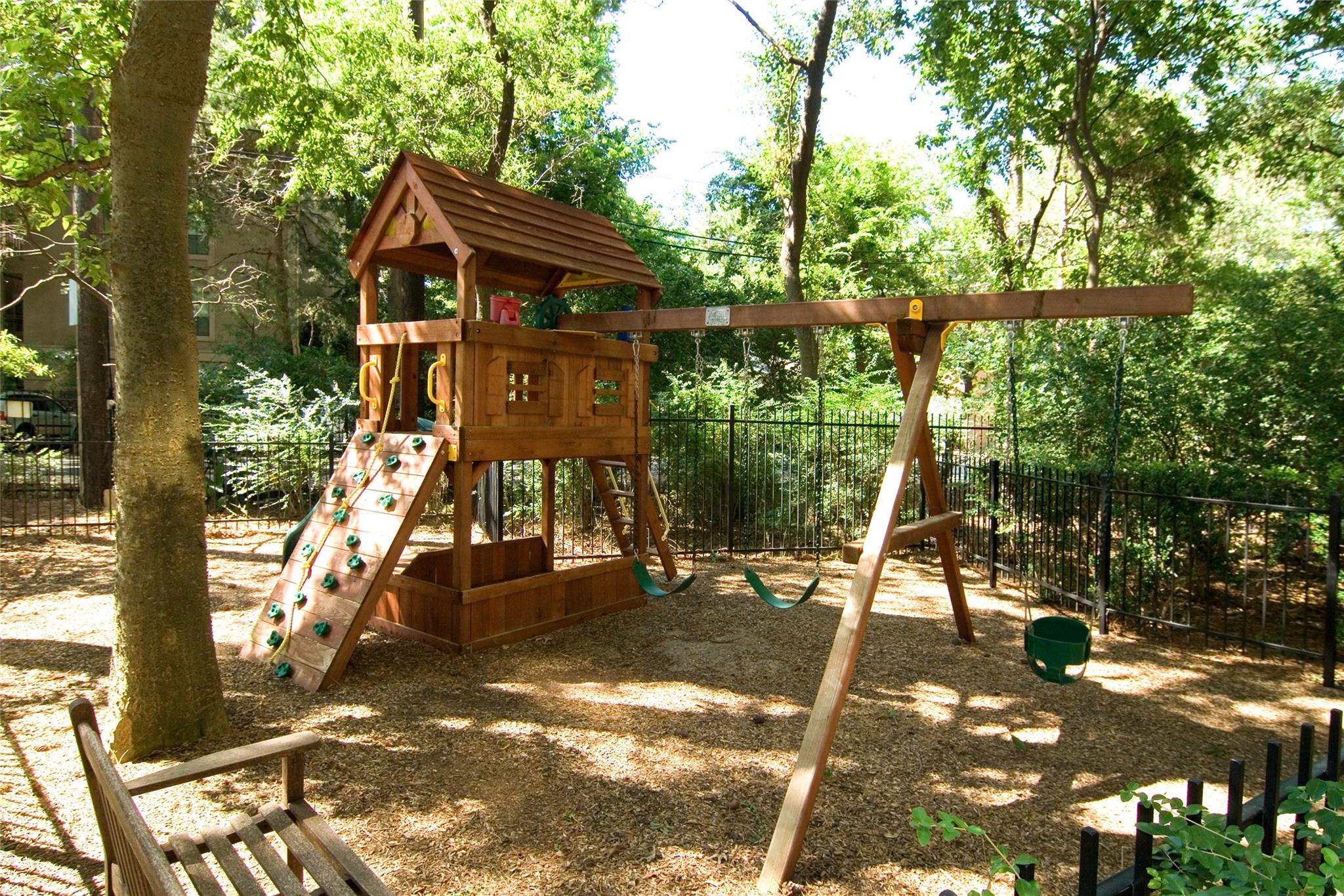 Play Area - If you have additional questions regarding 121 N Post Oak Lane  in Houston or would like to tour the property with us call 800-660-1022 and reference MLS# 37800884.