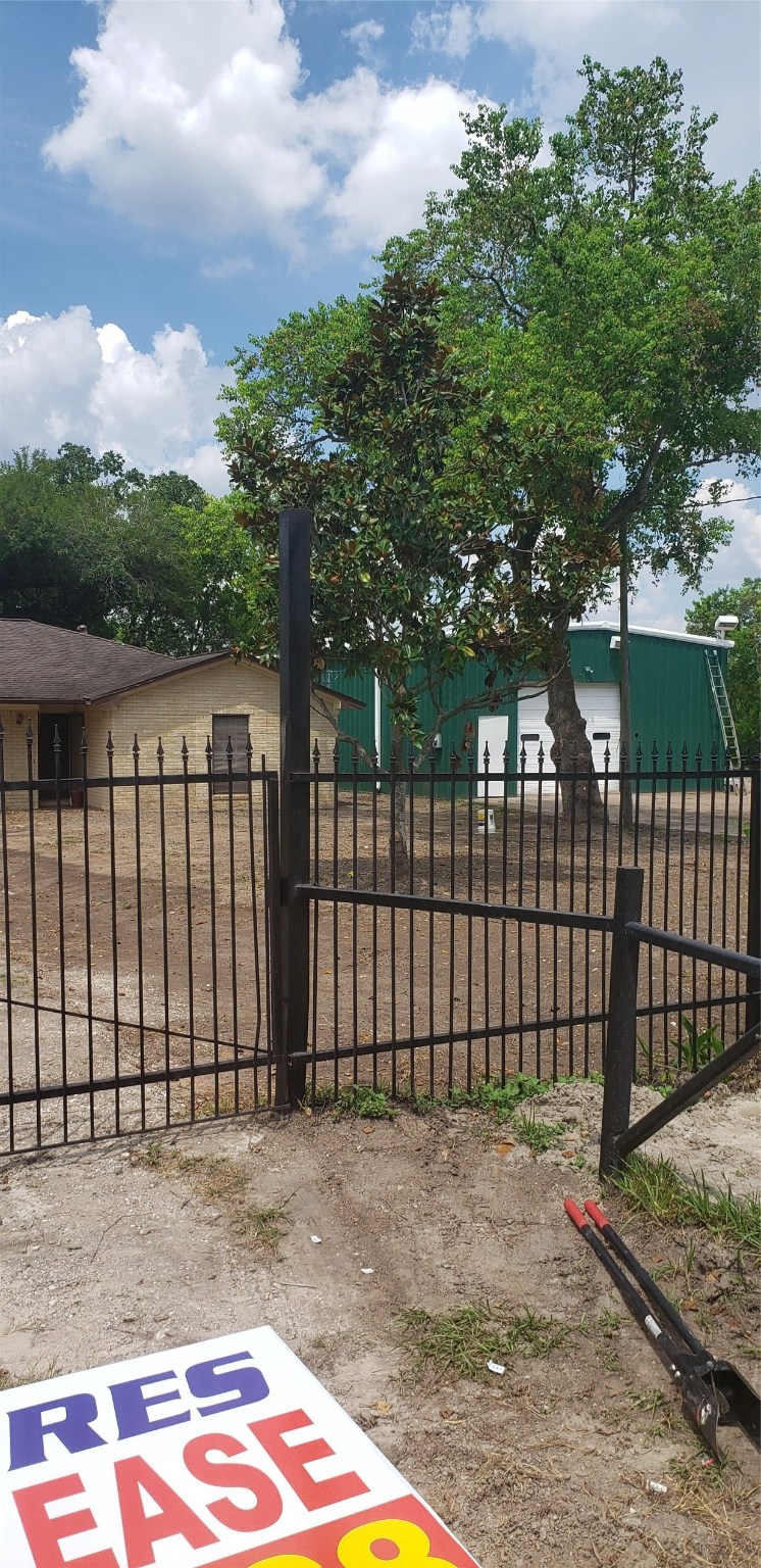 If you have additional questions regarding 4147 Fuqua Street  in Houston or would like to tour the property with us call 800-660-1022 and reference MLS# 67397221.