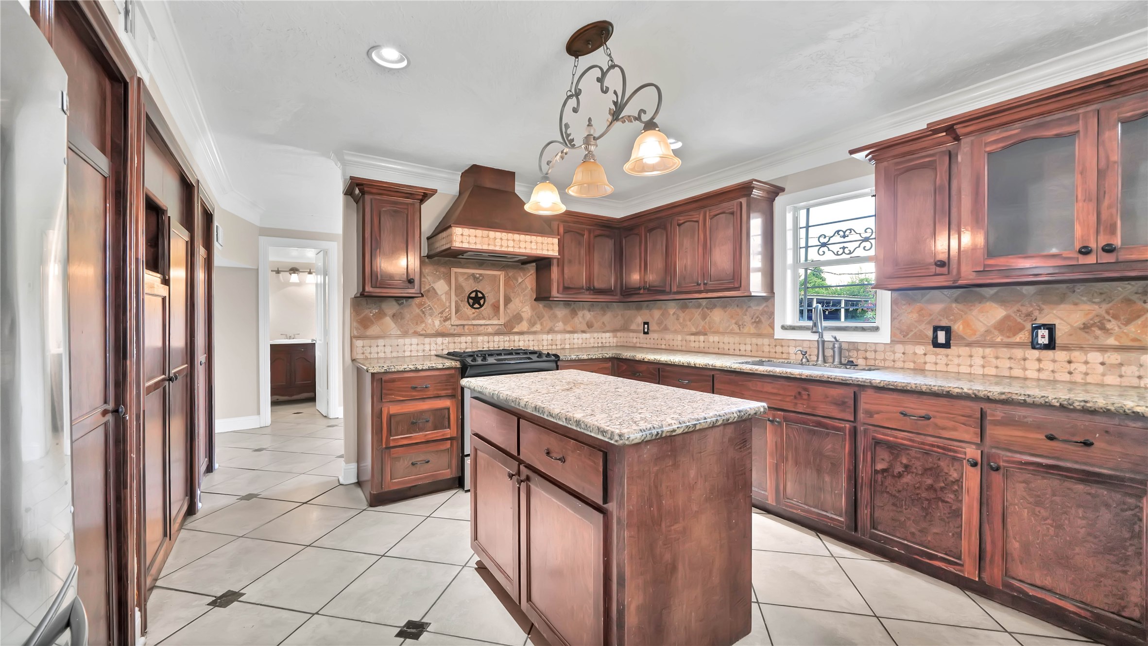 If you have additional questions regarding 7255 Sims Drive  in Houston or would like to tour the property with us call 800-660-1022 and reference MLS# 10767554.