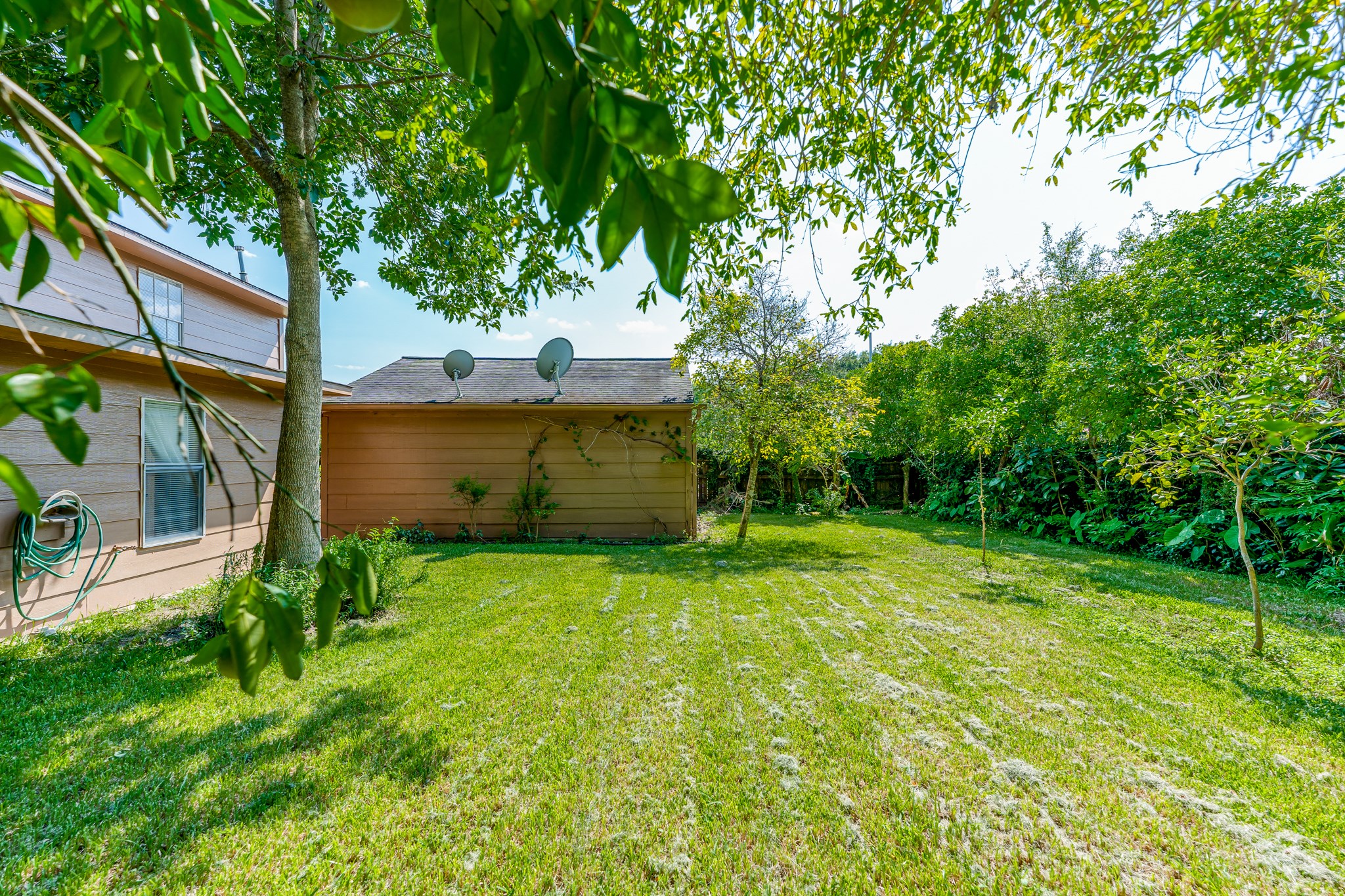 Magnificent backyard view - If you have additional questions regarding 459 Woodrail Drive  in Houston or would like to tour the property with us call 800-660-1022 and reference MLS# 22334908.