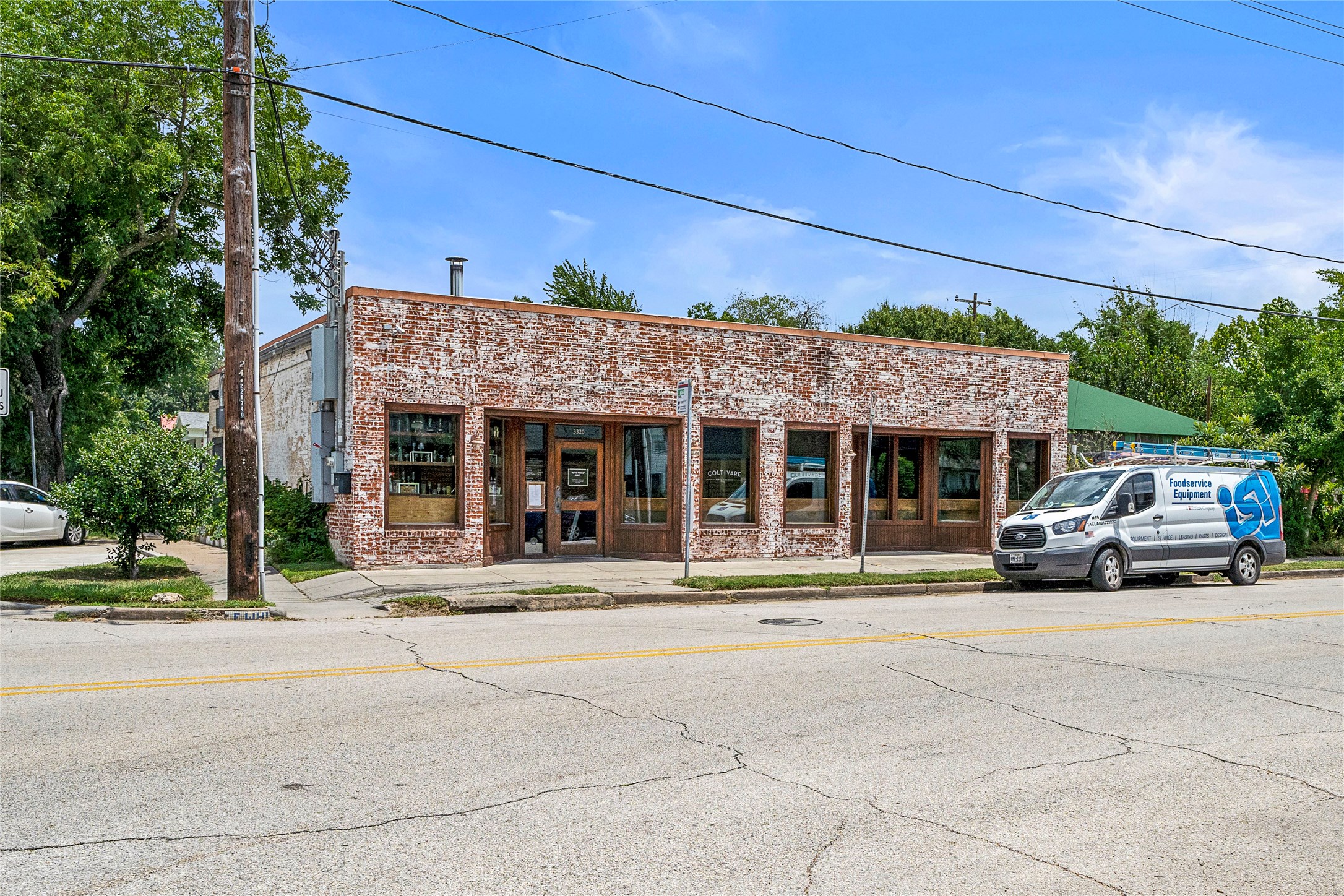 With only 2.2 miles away taking no more than a 7-8 minute drive from your home, visit Coltivare Pizza and Garden to enjoy wood-fired Italian pizzas. - If you have additional questions regarding 1521 Laird Street  in Houston or would like to tour the property with us call 800-660-1022 and reference MLS# 20251638.