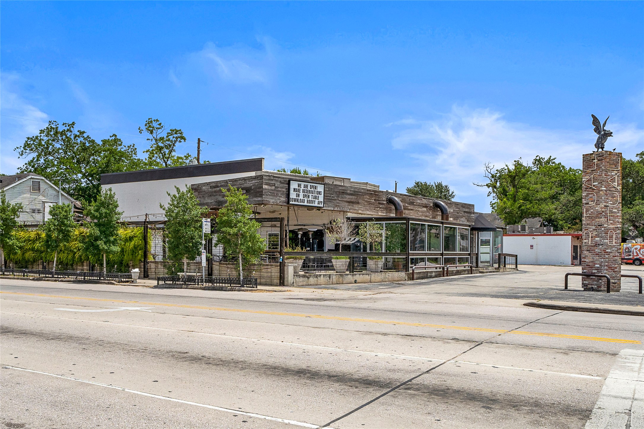One of Houston&#x2019;s first planned communities, the Houston Heights features plenty of restaurants, stores, parks, entertainment hotspots, and schools. - If you have additional questions regarding 1521 Laird Street  in Houston or would like to tour the property with us call 800-660-1022 and reference MLS# 20251638.