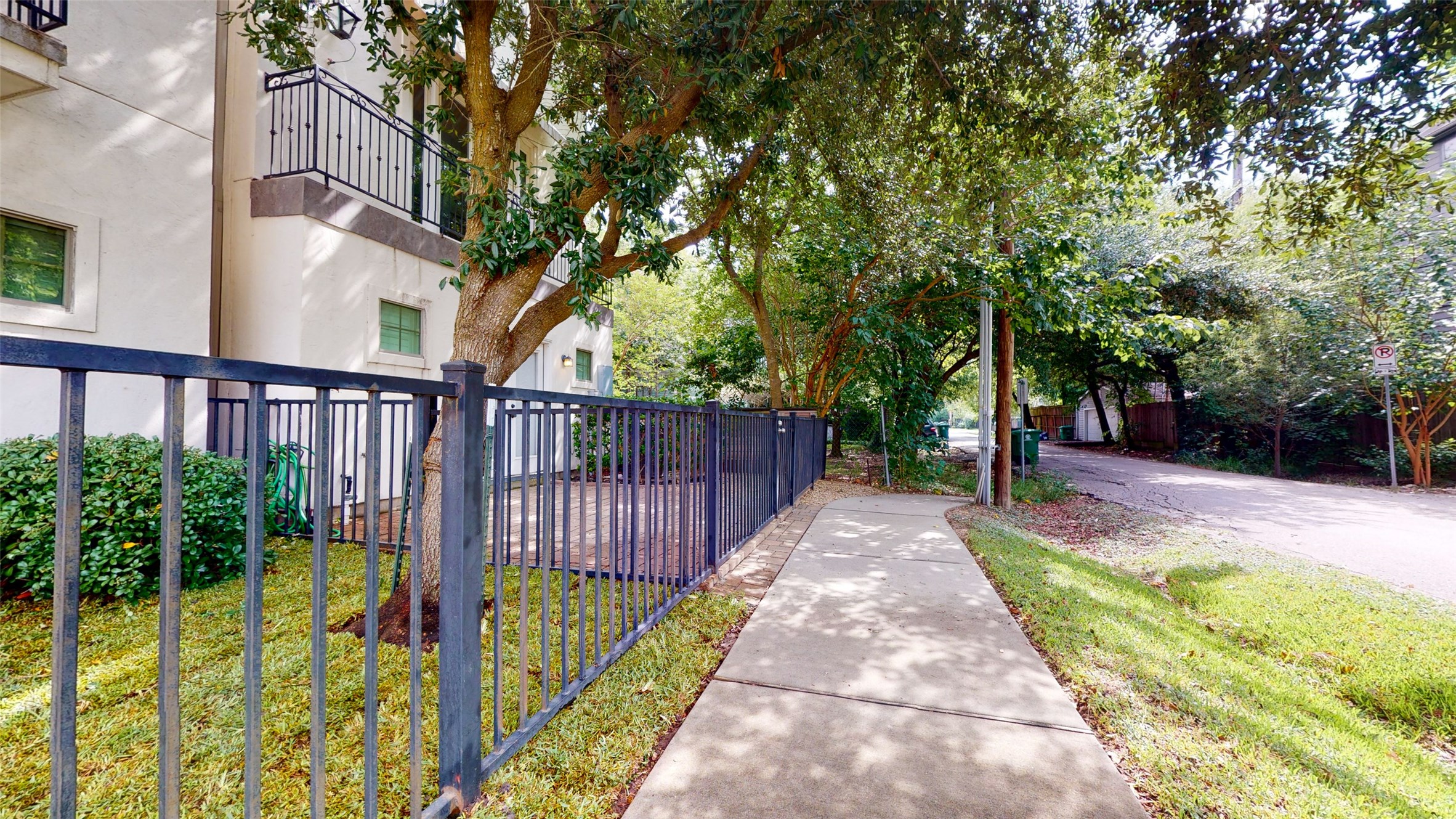 910 Patterson Street Street Houston TX 77007