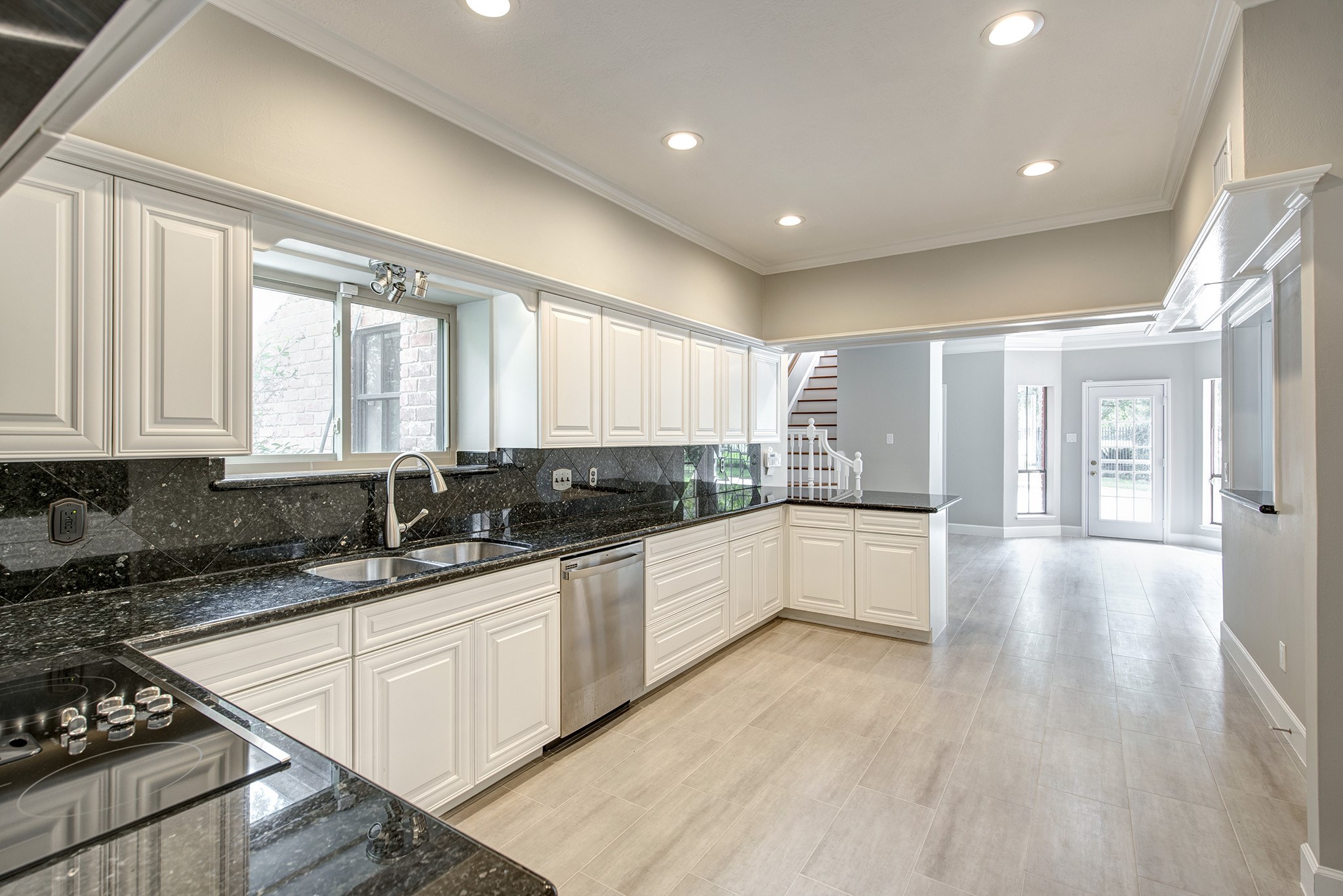 Kitchen second view. - If you have additional questions regarding 815 Spear Point Cove  in Houston or would like to tour the property with us call 800-660-1022 and reference MLS# 57962108.