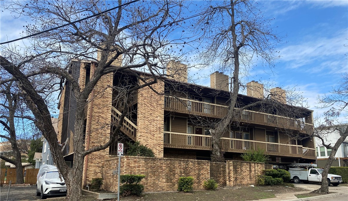 If you have additional questions regarding 612 Park Place  in Austin or would like to tour the property with us call 800-660-1022 and reference MLS# 2622130.
