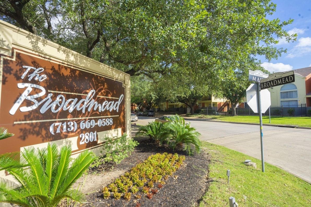 If you have additional questions regarding 2801 N Broadmead  in Houston or would like to tour the property with us call 800-660-1022 and reference MLS# 82380409.