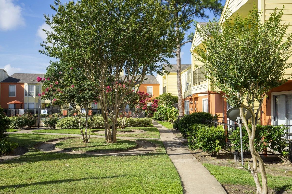If you have additional questions regarding 2801 N Broadmead  in Houston or would like to tour the property with us call 800-660-1022 and reference MLS# 55430370.