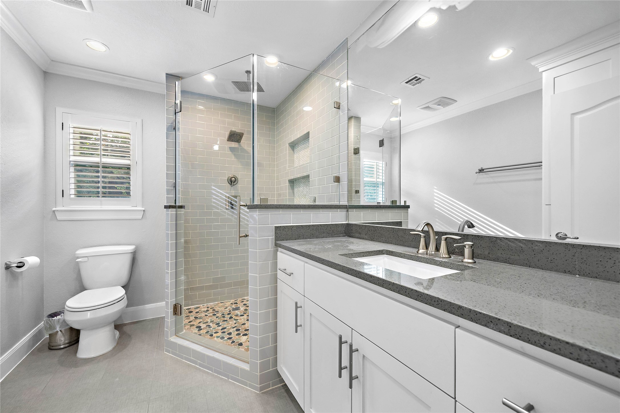 Master Bathroom - If you have additional questions regarding 12634 Trail Hollow Drive  in Houston or would like to tour the property with us call 800-660-1022 and reference MLS# 31774271.