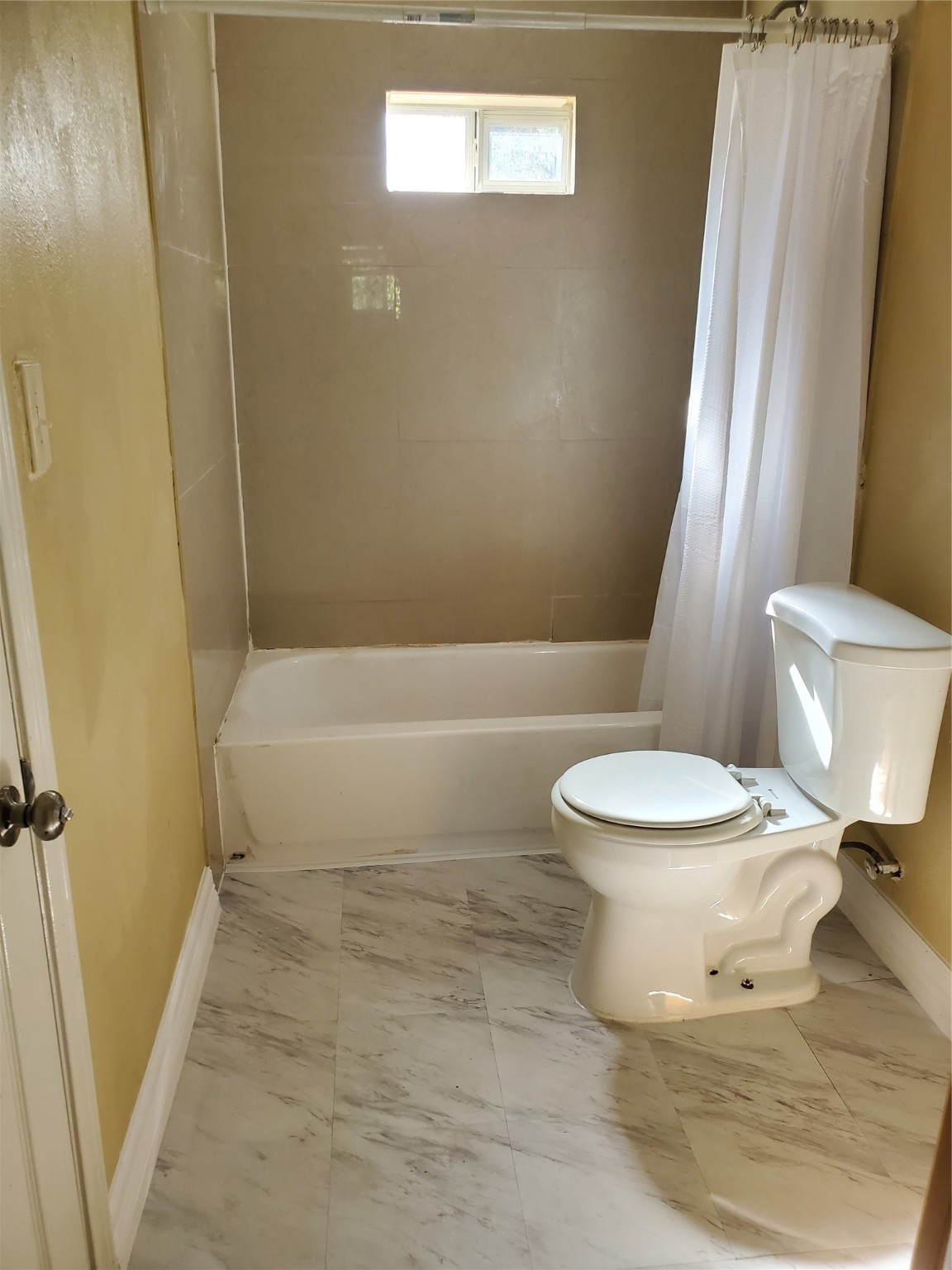 Laundry room - If you have additional questions regarding 5603 Northridge Drive  in Houston or would like to tour the property with us call 800-660-1022 and reference MLS# 13638809.