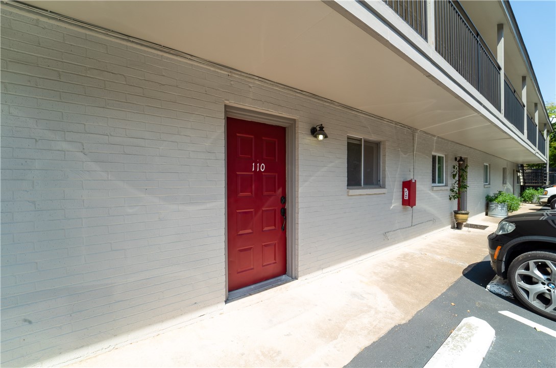 If you have additional questions regarding 2122 Hancock Drive  in Austin or would like to tour the property with us call 800-660-1022 and reference MLS# 5318129.
