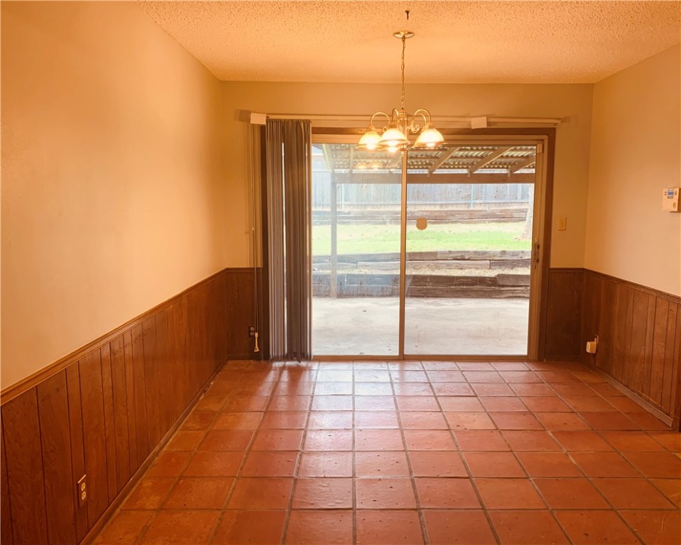 Dining Room - If you have additional questions regarding 7302 Glenhill Road  in Austin or would like to tour the property with us call 800-660-1022 and reference MLS# 3923725.