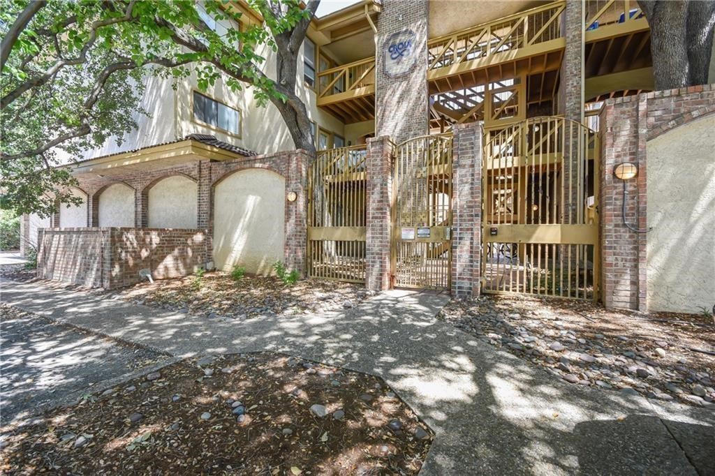 If you have additional questions regarding 806 W 24th Street  in Austin or would like to tour the property with us call 800-660-1022 and reference MLS# 4056296.