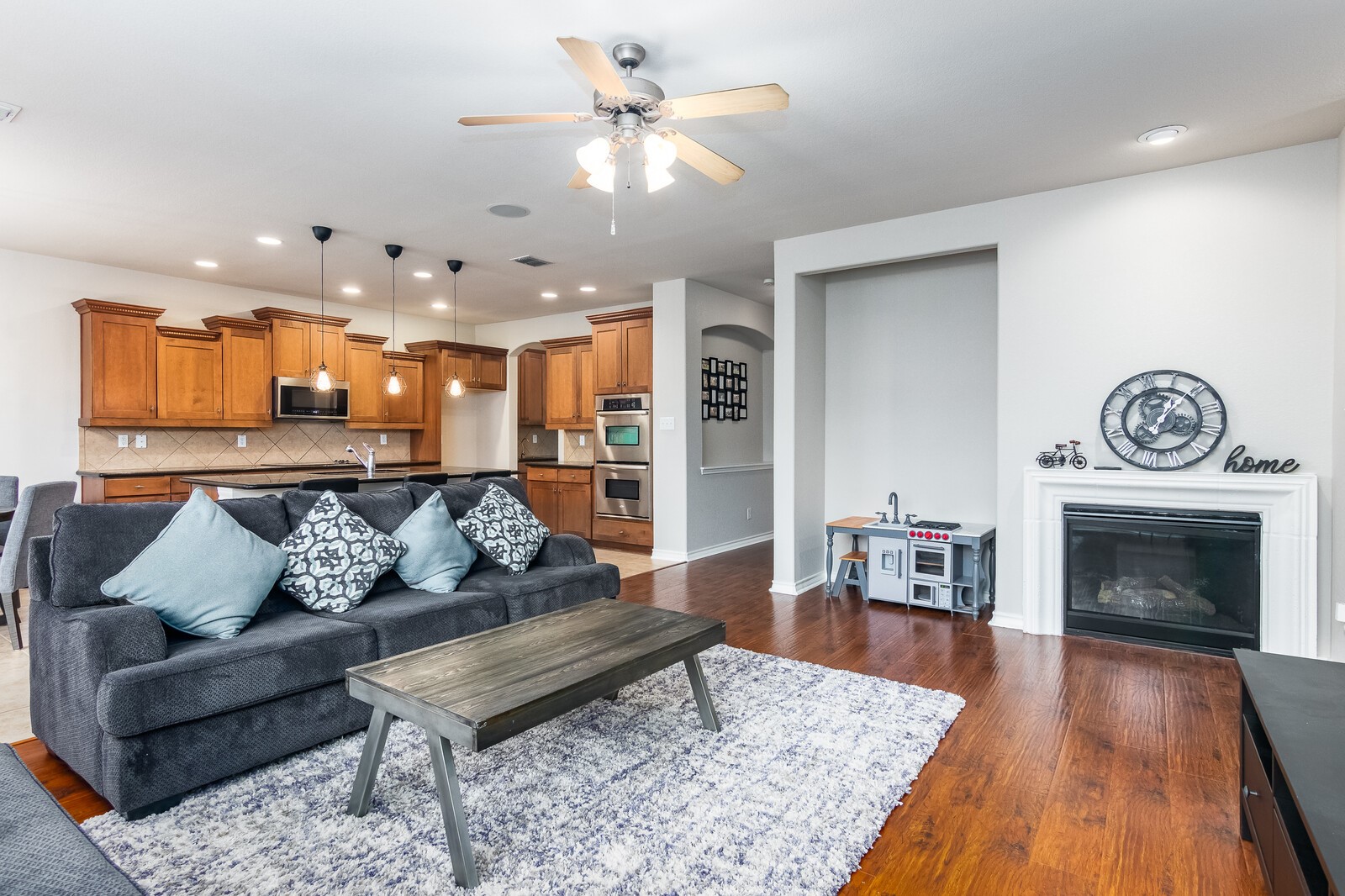 Another view of the spacious open concept living/kitchen area. - If you have additional questions regarding 23510 Woodlawn Ridge  in San Antonio or would like to tour the property with us call 800-660-1022 and reference MLS# 19662027.