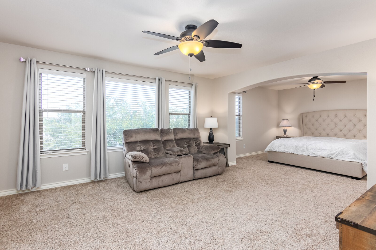 Spacious primary bedroom. - If you have additional questions regarding 23510 Woodlawn Ridge  in San Antonio or would like to tour the property with us call 800-660-1022 and reference MLS# 19662027.