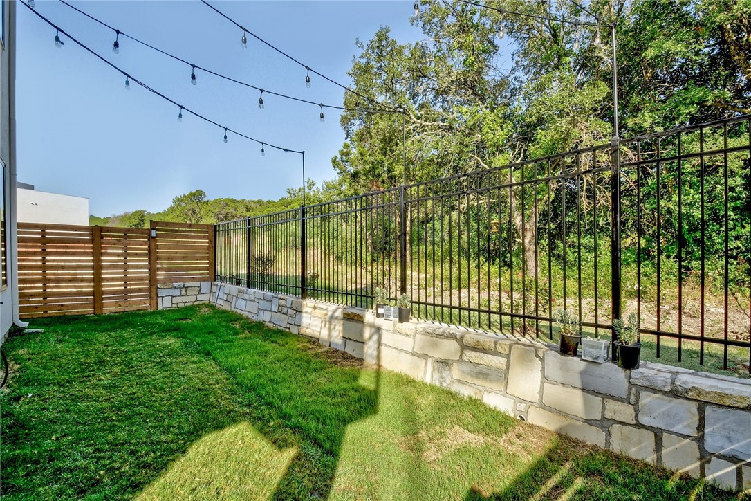 If you have additional questions regarding 7923 Yellow Thistle Trail  in Austin or would like to tour the property with us call 800-660-1022 and reference MLS# 9849232.