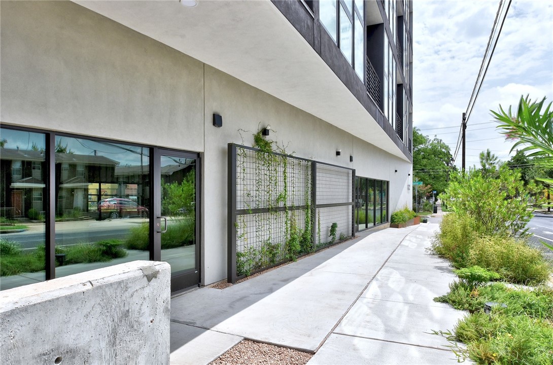 If you have additional questions regarding 1322 E 12th Street  in Austin or would like to tour the property with us call 800-660-1022 and reference MLS# 4318682.