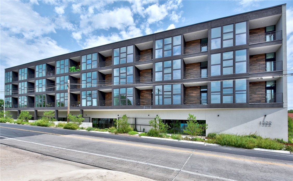 If you have additional questions regarding 1322 E 12th Street  in Austin or would like to tour the property with us call 800-660-1022 and reference MLS# 4318682.