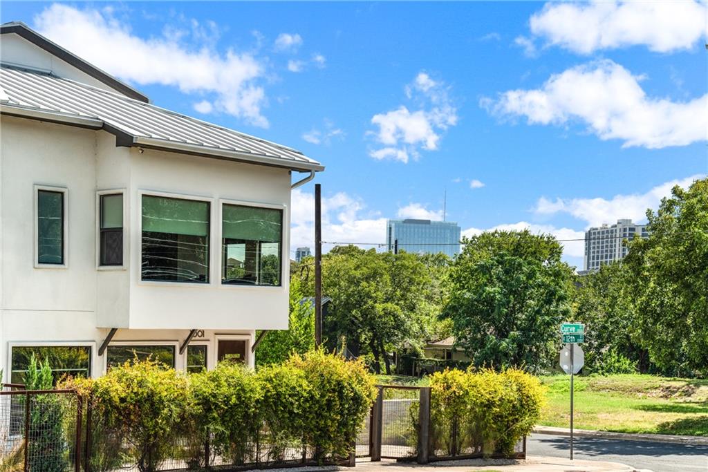 If you have additional questions regarding 1001 E 12th Street  in Austin or would like to tour the property with us call 800-660-1022 and reference MLS# 4103571.