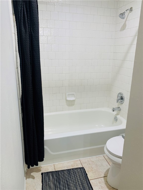2nd bathroom with new toilet & fixtures - If you have additional questions regarding 4512 Sojourner Street  in Austin or would like to tour the property with us call 800-660-1022 and reference MLS# 8935600.