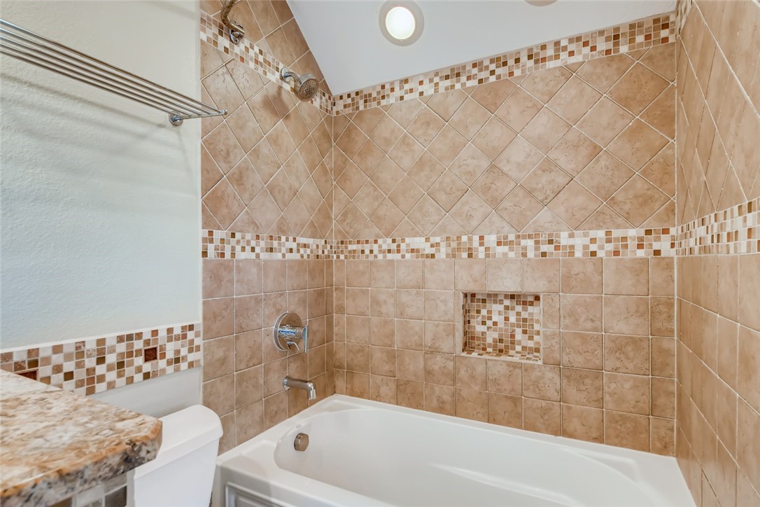 PRIMARY BATH - If you have additional questions regarding 7400 Attar Cove  in Austin or would like to tour the property with us call 800-660-1022 and reference MLS# 7518408.