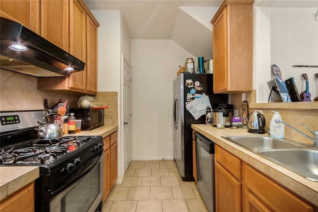 If you have additional questions regarding 712 Franklin Boulevard  in Austin or would like to tour the property with us call 800-660-1022 and reference MLS# 8016883.